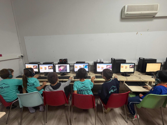 SCRATCH İLE KENDİ OYUNUMU YAPIYORUM